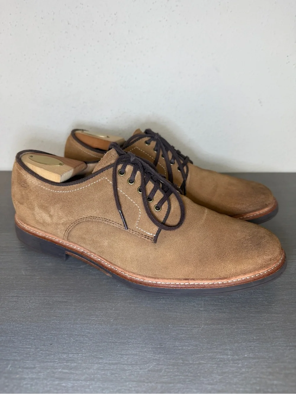 UGG Men’s Jovin Oxford Shoes Size 9.5 Tan Suede Lace Up Casual Dress Shoes
